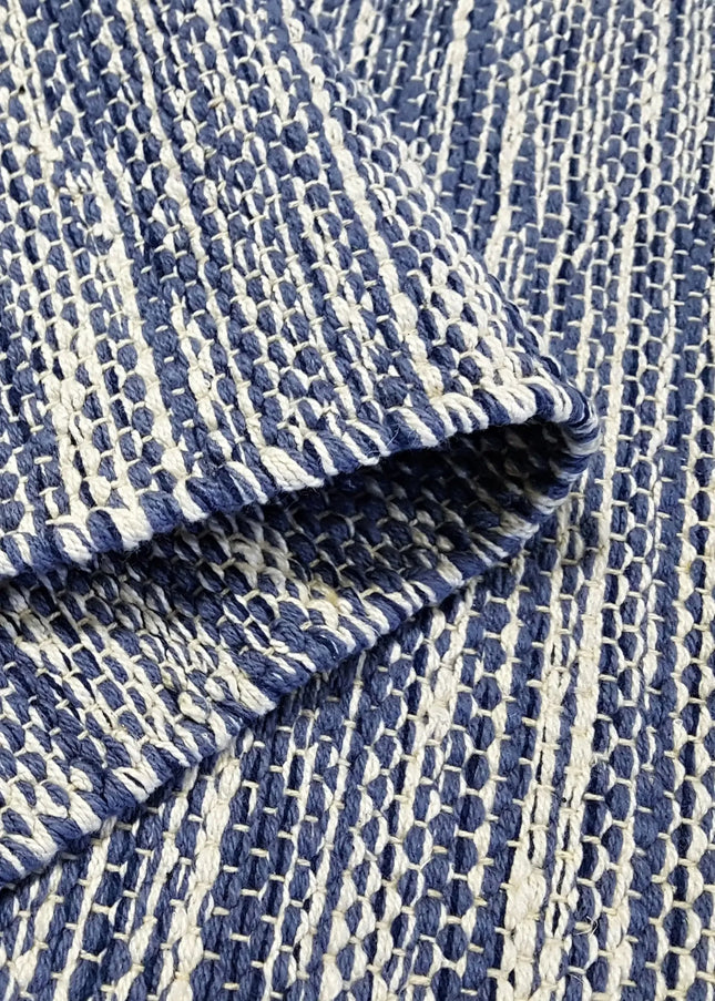 Trasmattor är klassiska, slitstarka och tidlösa. En lättskött matta i bomull som passar perfekt i kök, hall och vardagsrum.