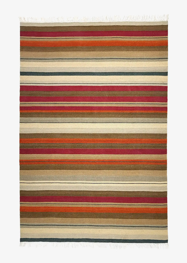 Ullmattor ger värme, hållbarhet och naturlig komfort. Ett klassiskt val som passar lika bra i vardagsrum som i sovrum.