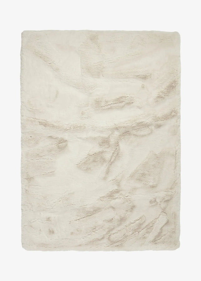 Ryamattor är mjuka, fluffiga och inbjudande. Den höga luggen ger en varm och mysig atmosfär i både vardagsrum och sovrum.