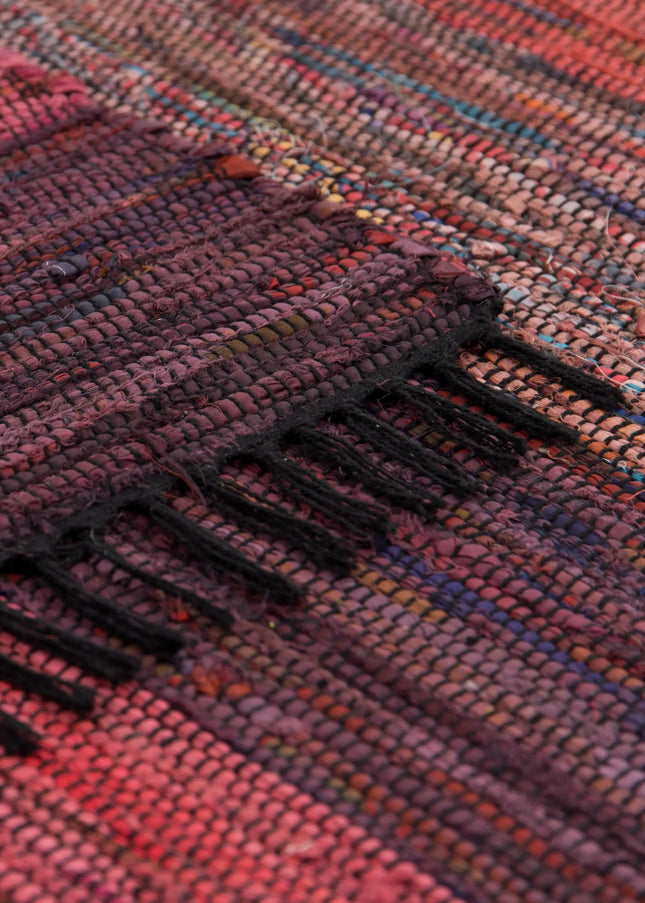 Trasmattor är klassiska, slitstarka och tidlösa. En lättskött matta i bomull som passar perfekt i kök, hall och vardagsrum.