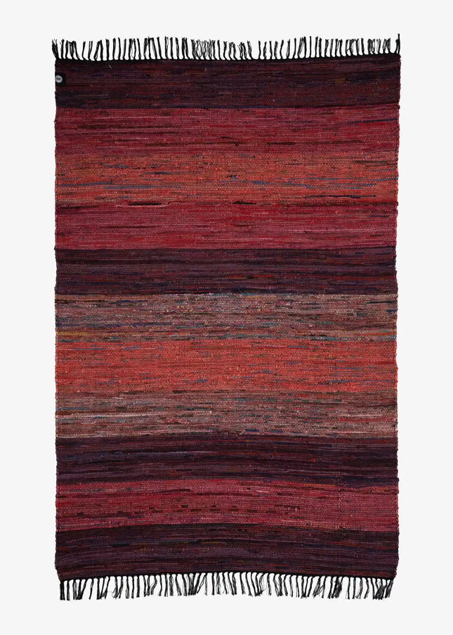 Trasmattor är klassiska, slitstarka och tidlösa. En lättskött matta i bomull som passar perfekt i kök, hall och vardagsrum.