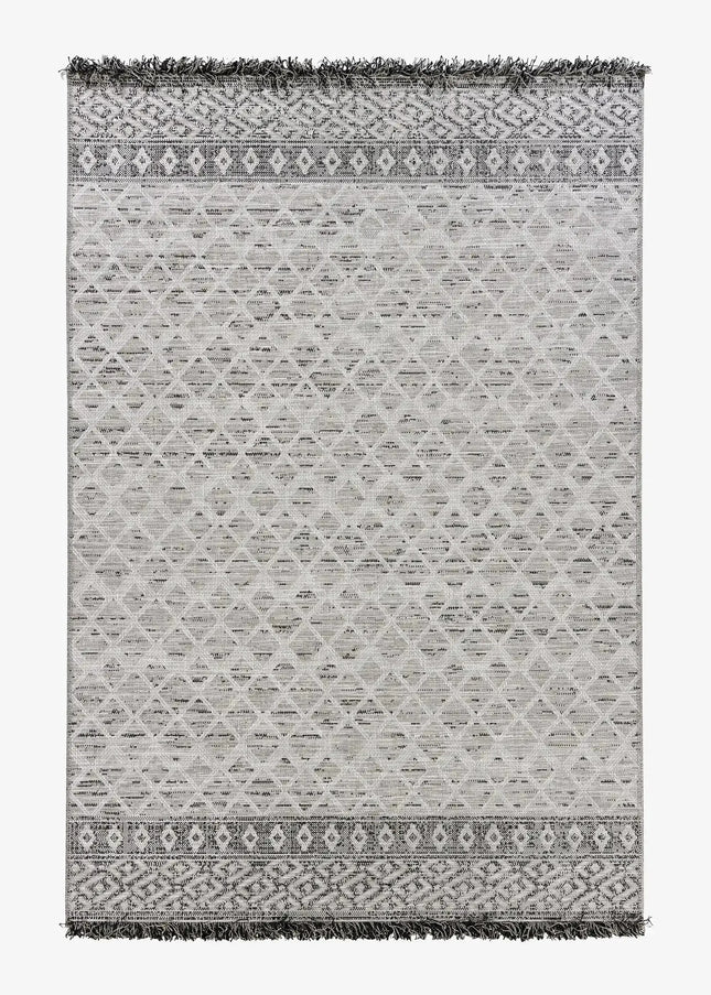 Flatvävda mattor är tunna, slitstarka och praktiska. Lättskötta mattor som passar perfekt under matbord eller i kök.