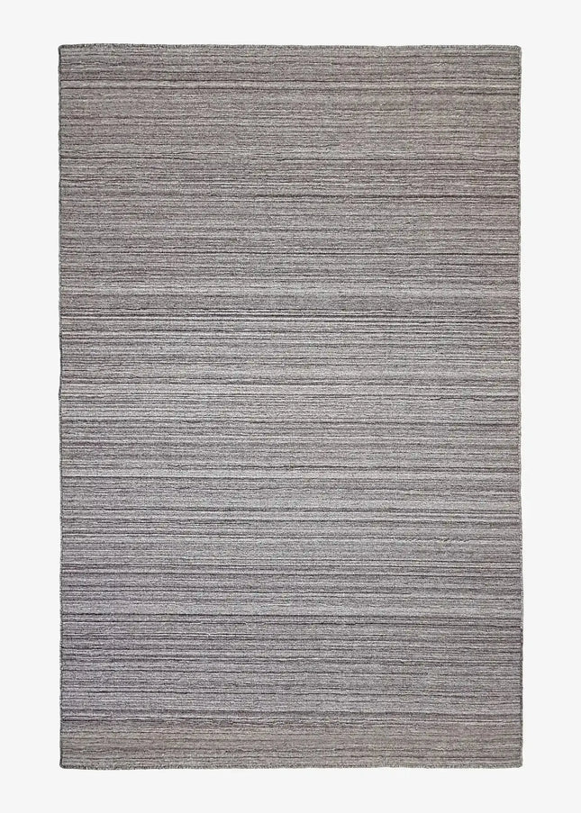 Ullmattor ger värme, hållbarhet och naturlig komfort. Ett klassiskt val som passar lika bra i vardagsrum som i sovrum.