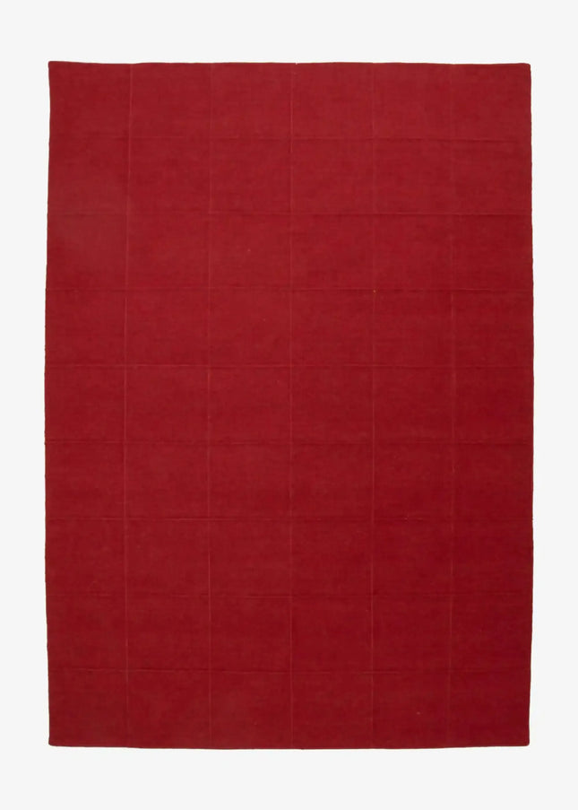 Ullmattor ger värme, hållbarhet och naturlig komfort. Ett klassiskt val som passar lika bra i vardagsrum som i sovrum.