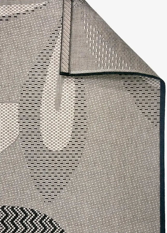 Flatvävda mattor är tunna, slitstarka och praktiska. Lättskötta mattor som passar perfekt under matbord eller i kök.