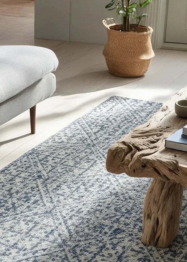 Wiltonmattor kombinerar lyxig komfort och tidlös design. Den täta vävtekniken gör mattan mjuk, slitstark och enkel att sköta. Perfekt för vardagsrum, sovrum eller under matbordet.