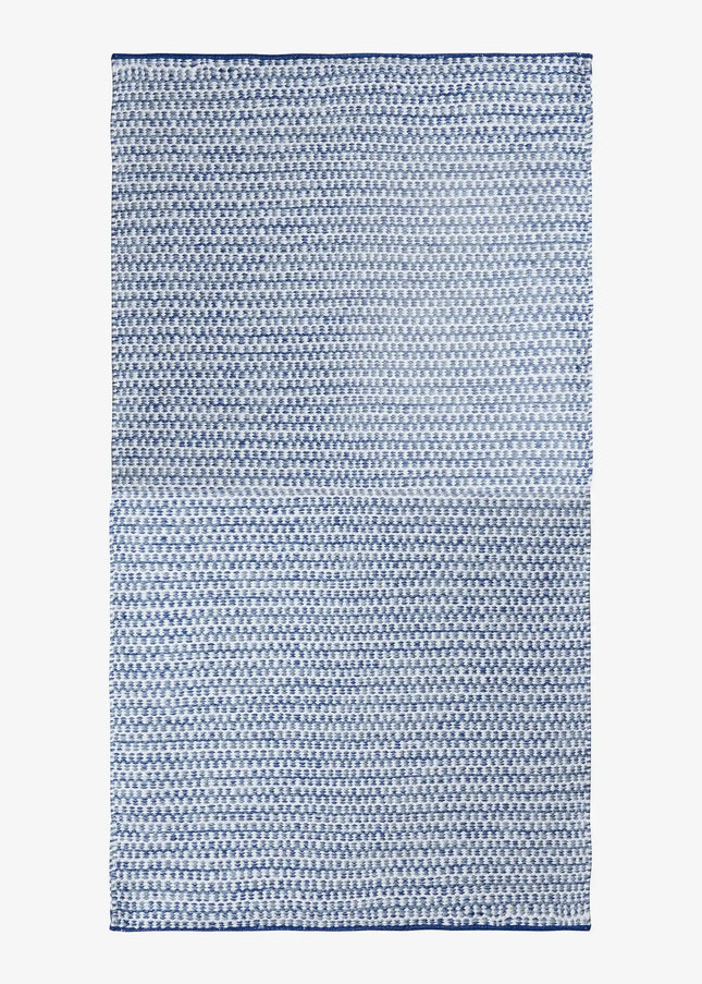 Trasmattor är klassiska, slitstarka och tidlösa. En lättskött matta i bomull som passar perfekt i kök, hall och vardagsrum.