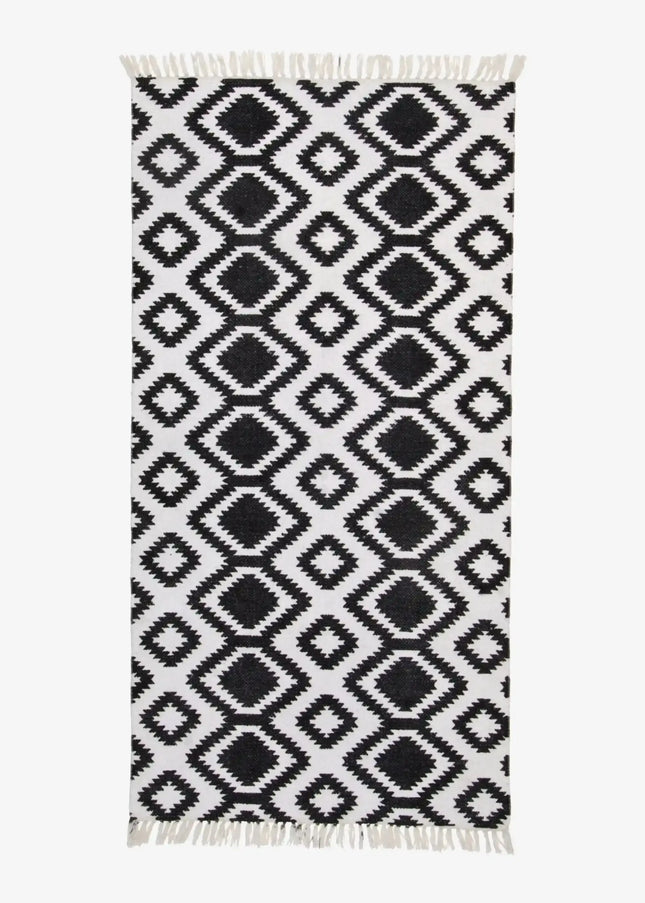 Bomullsmattor är lätta, mjuka och enkla att sköta. Perfekta i kök, hall eller sovrum för en tidlös och hemtrevlig känsla.