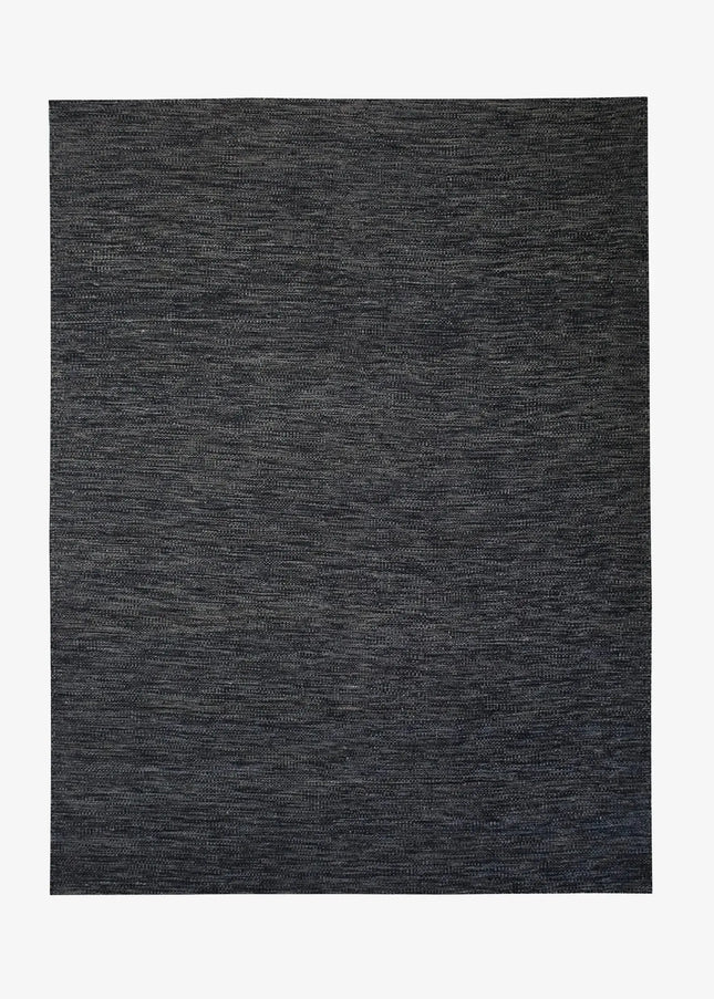 Ullmattor ger värme, hållbarhet och naturlig komfort. Ett klassiskt val som passar lika bra i vardagsrum som i sovrum.