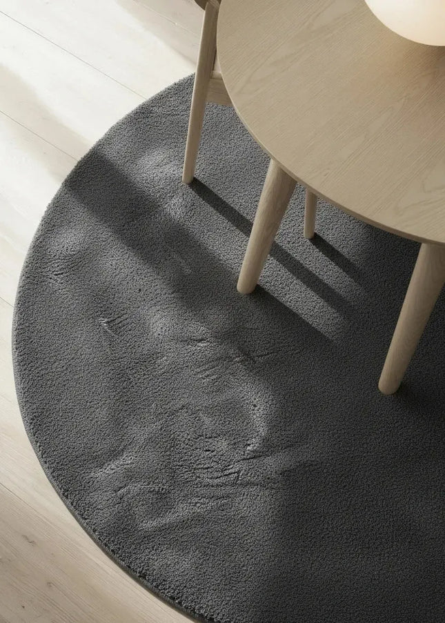 Ryamattor är mjuka, fluffiga och inbjudande. Den höga luggen ger en varm och mysig atmosfär i både vardagsrum och sovrum.