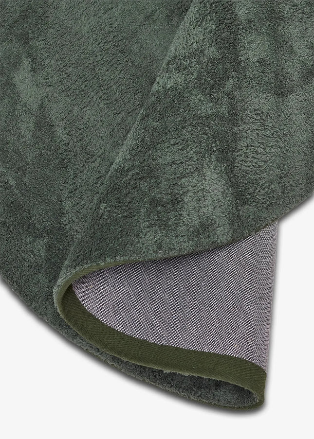 Ryamattor är mjuka, fluffiga och inbjudande. Den höga luggen ger en varm och mysig atmosfär i både vardagsrum och sovrum.