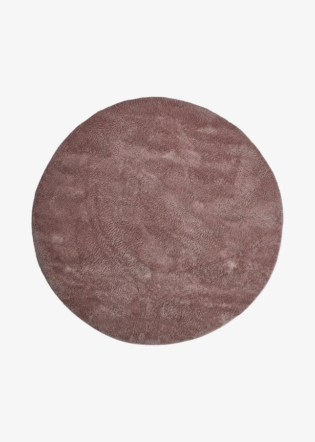 Ryamattor är mjuka, fluffiga och inbjudande. Den höga luggen ger en varm och mysig atmosfär i både vardagsrum och sovrum.