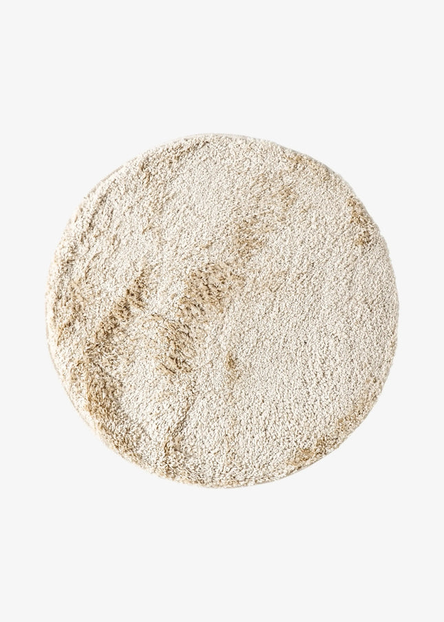 Ryamattor är mjuka, fluffiga och inbjudande. Den höga luggen ger en varm och mysig atmosfär i både vardagsrum och sovrum.