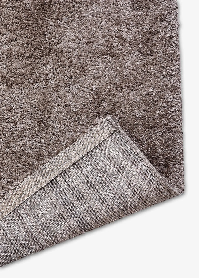 Ryamattor är mjuka, fluffiga och inbjudande. Den höga luggen ger en varm och mysig atmosfär i både vardagsrum och sovrum.