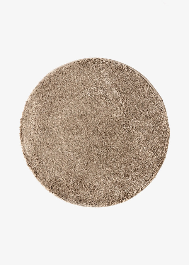 Ryamattor är mjuka, fluffiga och inbjudande. Den höga luggen ger en varm och mysig atmosfär i både vardagsrum och sovrum.