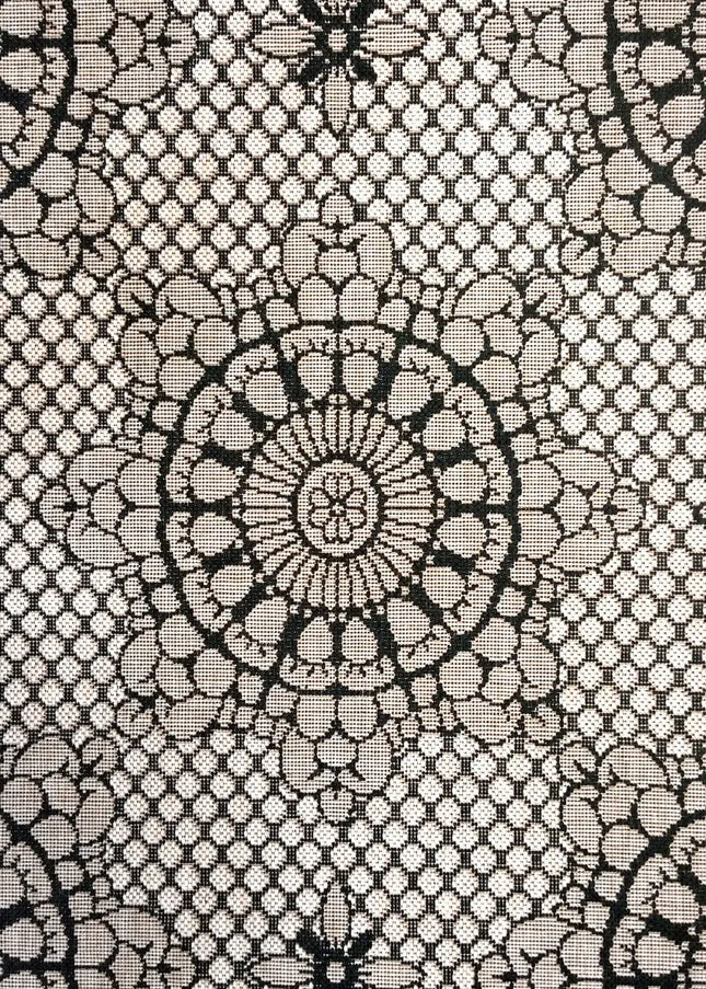 Flatvävda mattor är tunna, slitstarka och praktiska. Lättskötta mattor som passar perfekt under matbord eller i kök.