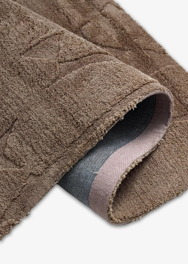 Wiltonmattor kombinerar lyxig komfort och tidlös design. Den täta vävtekniken gör mattan mjuk, slitstark och enkel att sköta. Perfekt för vardagsrum, sovrum eller under matbordet.