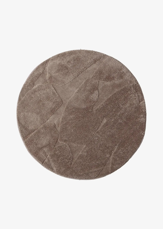 Wiltonmattor kombinerar lyxig komfort och tidlös design. Den täta vävtekniken gör mattan mjuk, slitstark och enkel att sköta. Perfekt för vardagsrum, sovrum eller under matbordet.