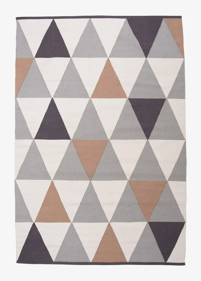 Bomullsmattor är lätta, mjuka och enkla att sköta. Perfekta i kök, hall eller sovrum för en tidlös och hemtrevlig känsla.