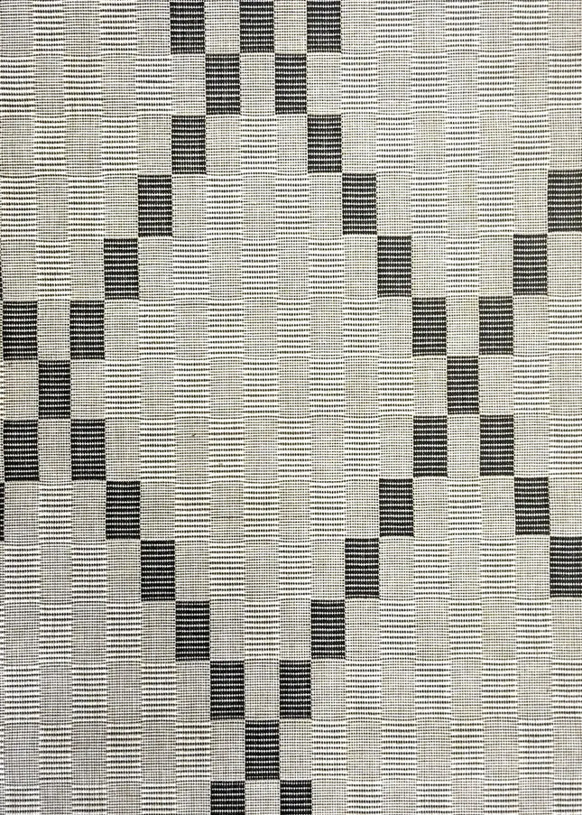 Flatvävda mattor är tunna, slitstarka och praktiska. Lättskötta mattor som passar perfekt under matbord eller i kök.