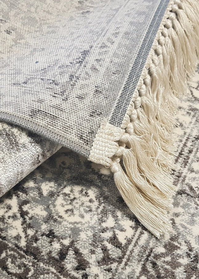 Konstsilkesmattor har en elegant glans och silkeslen yta. En lyxig matta som tillför exklusiv känsla till alla rum.