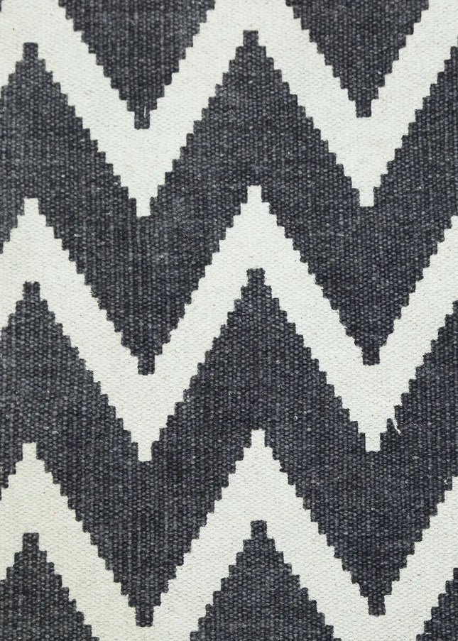 Bomullsmattor är lätta, mjuka och enkla att sköta. Perfekta i kök, hall eller sovrum för en tidlös och hemtrevlig känsla.