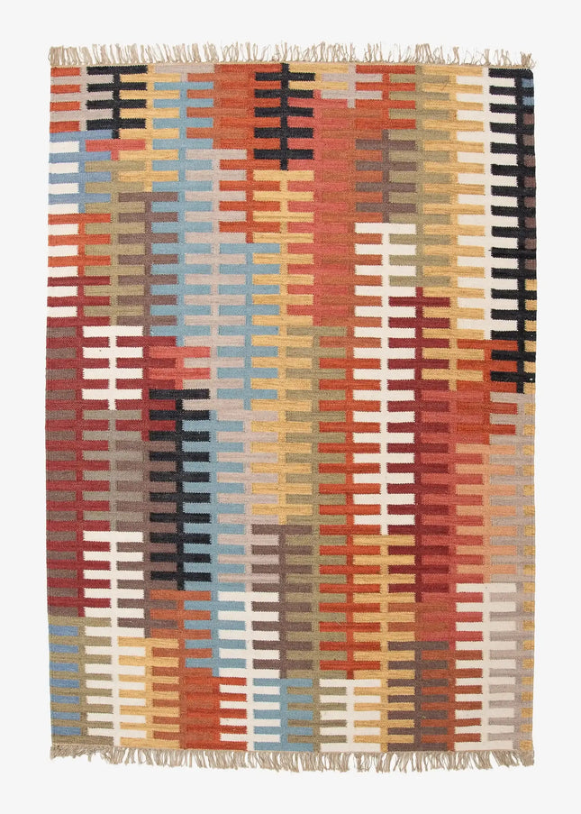 Ullmattor ger värme, hållbarhet och naturlig komfort. Ett klassiskt val som passar lika bra i vardagsrum som i sovrum.