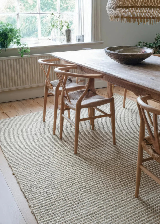 Jutemattor har en rustik struktur och naturlig färgton. Slitstarka och trendiga – idealiska för att skapa en jordnära känsla i hemmet.