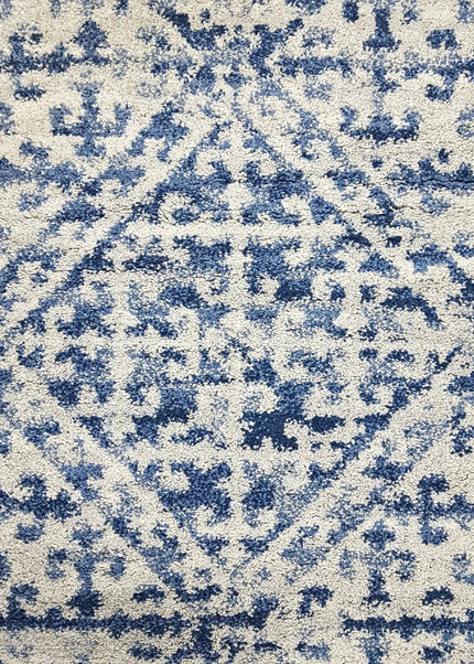 Wiltonmattor kombinerar lyxig komfort och tidlös design. Den täta vävtekniken gör mattan mjuk, slitstark och enkel att sköta. Perfekt för vardagsrum, sovrum eller under matbordet.