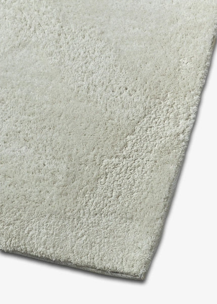 Ryamattor är mjuka, fluffiga och inbjudande. Den höga luggen ger en varm och mysig atmosfär i både vardagsrum och sovrum.