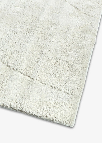 Wiltonmattor kombinerar lyxig komfort och tidlös design. Den täta vävtekniken gör mattan mjuk, slitstark och enkel att sköta. Perfekt för vardagsrum, sovrum eller under matbordet.